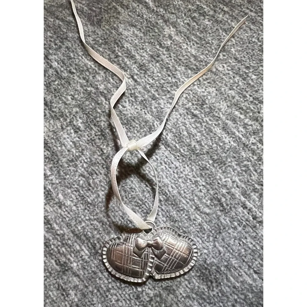 Longaberger Sweetheart Tie-On OS Silver Double Heart Basket Charm 1997 Vintage